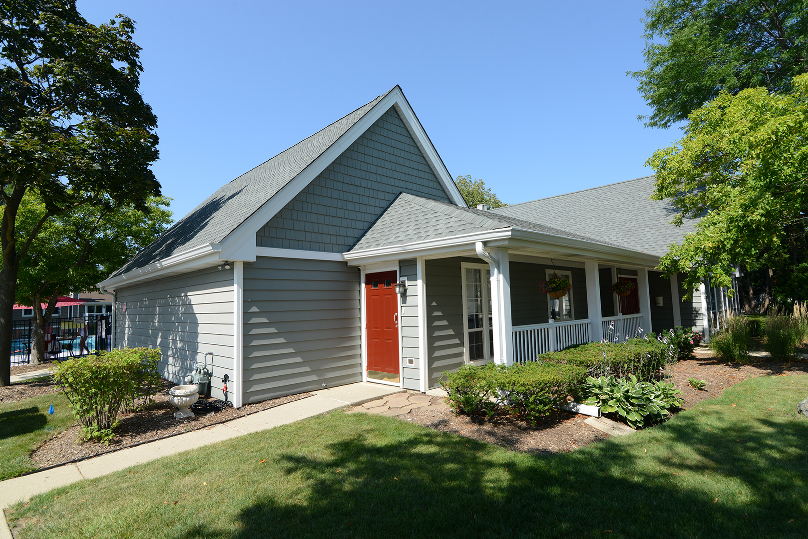 600 Eastview Court, Unit X1 Schaumburg, IL 60194 - Photo 35 of 35 a front view of a house with a yard