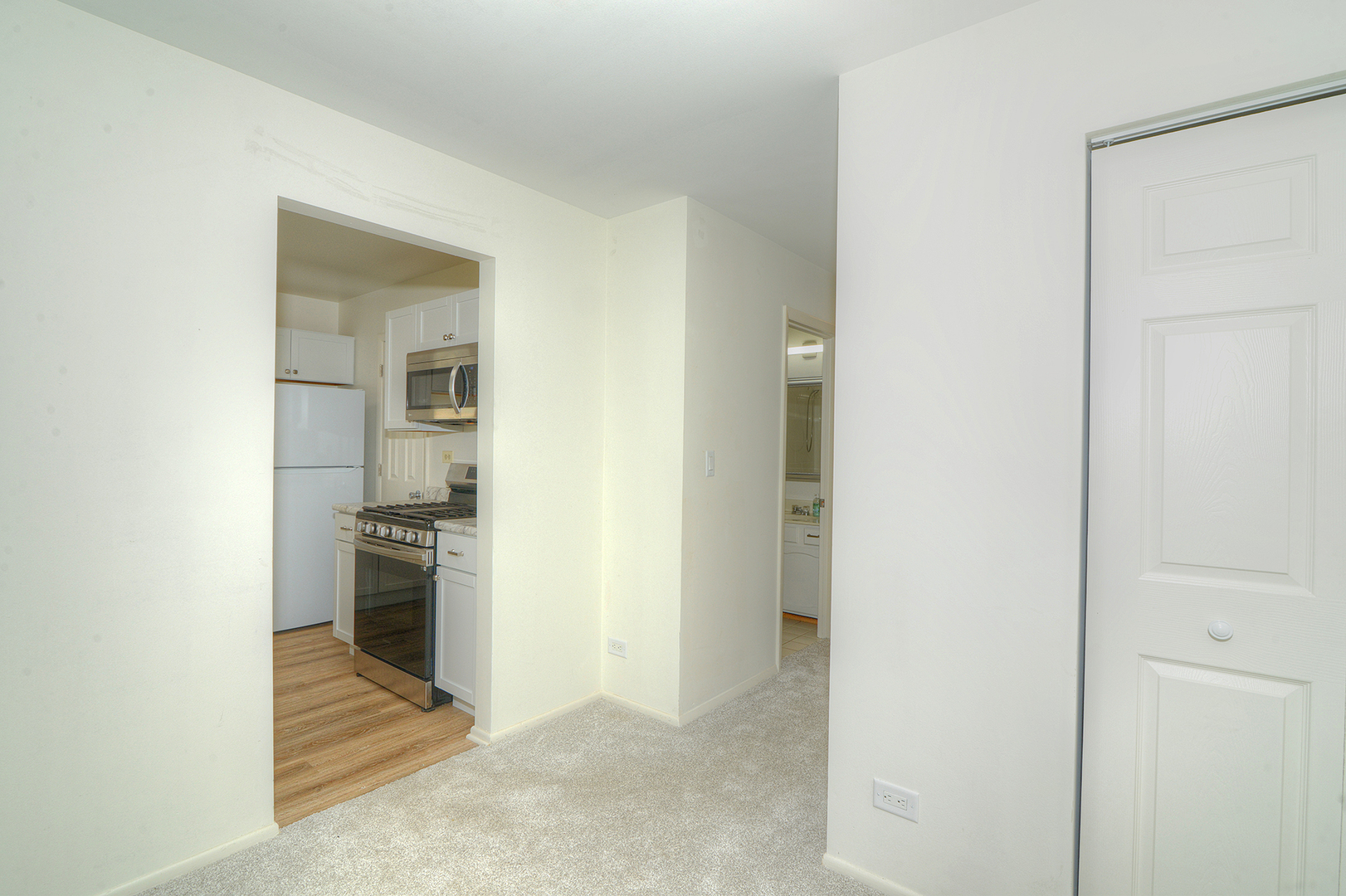 600 Eastview Court, Unit X1 Schaumburg, IL 60194 - Photo 9 of 35