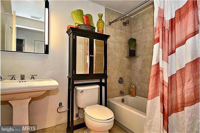 2301 Champlain Street Northwest, Unit T08 Washington, DC 20009 - Photo 11 of 13