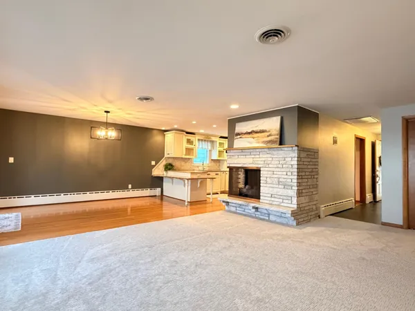 $599,000 | 809 West Lake Avenue, Worthington, MN 56187