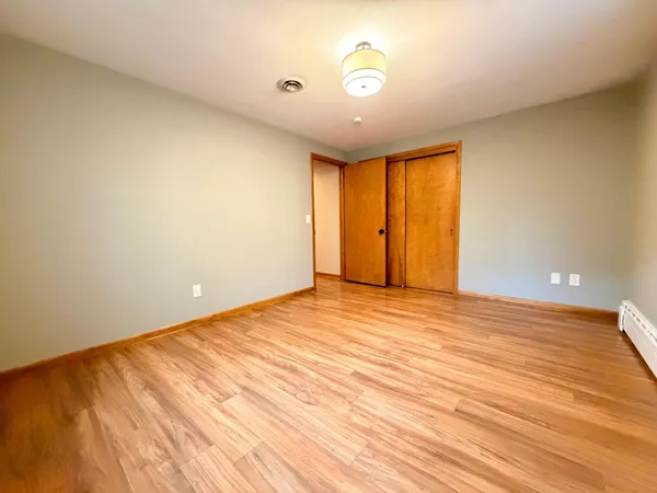 $599,000 | 809 West Lake Avenue, Worthington, MN 56187