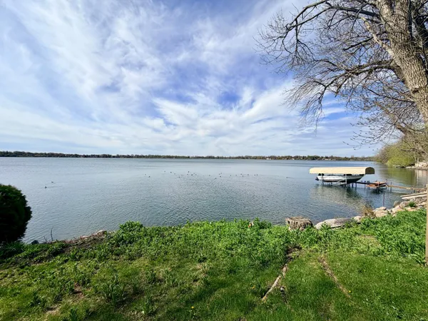 $599,000 | 809 West Lake Avenue, Worthington, MN 56187