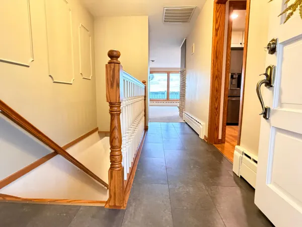 $599,000 | 809 West Lake Avenue, Worthington, MN 56187