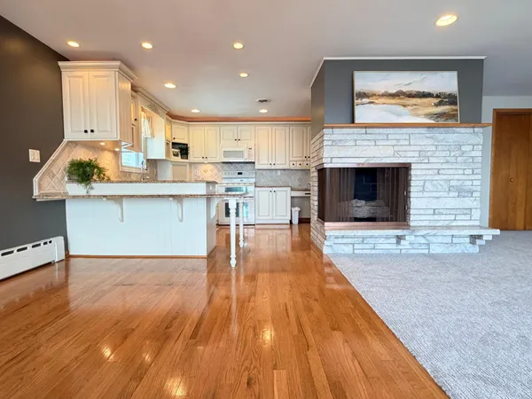 $599,000 | 809 West Lake Avenue, Worthington, MN 56187