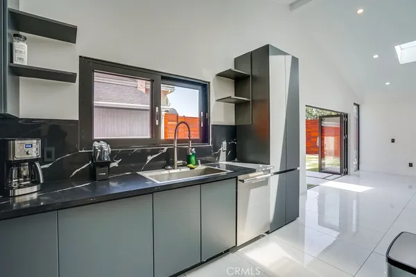 $30,000 | 5030 Amestoy Avenue, Encino, CA 91316