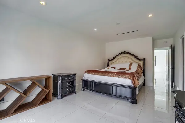 $30,000 | 5030 Amestoy Avenue, Encino, CA 91316