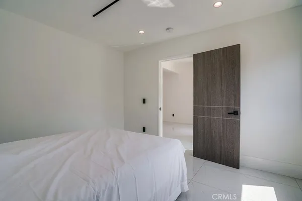 $30,000 | 5030 Amestoy Avenue, Encino, CA 91316