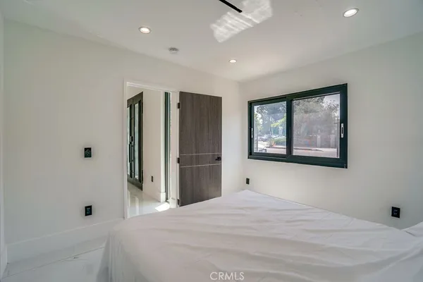 $30,000 | 5030 Amestoy Avenue, Encino, CA 91316