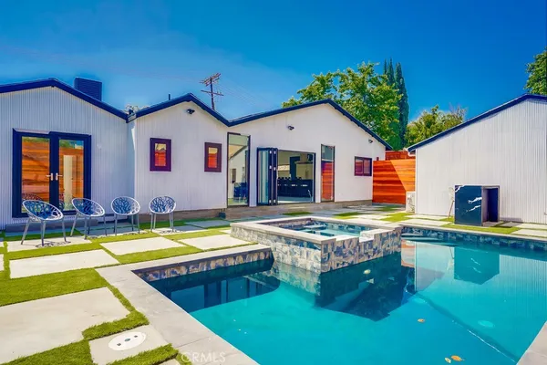 $30,000 | 5030 Amestoy Avenue, Encino, CA 91316