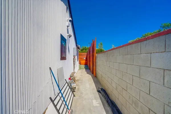 $30,000 | 5030 Amestoy Avenue, Encino, CA 91316