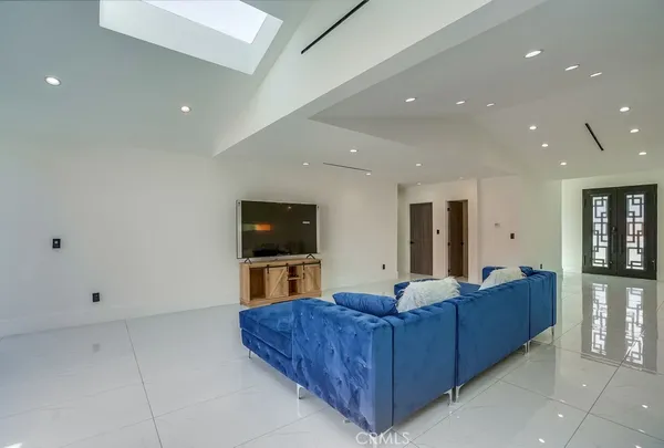 $30,000 | 5030 Amestoy Avenue, Encino, CA 91316