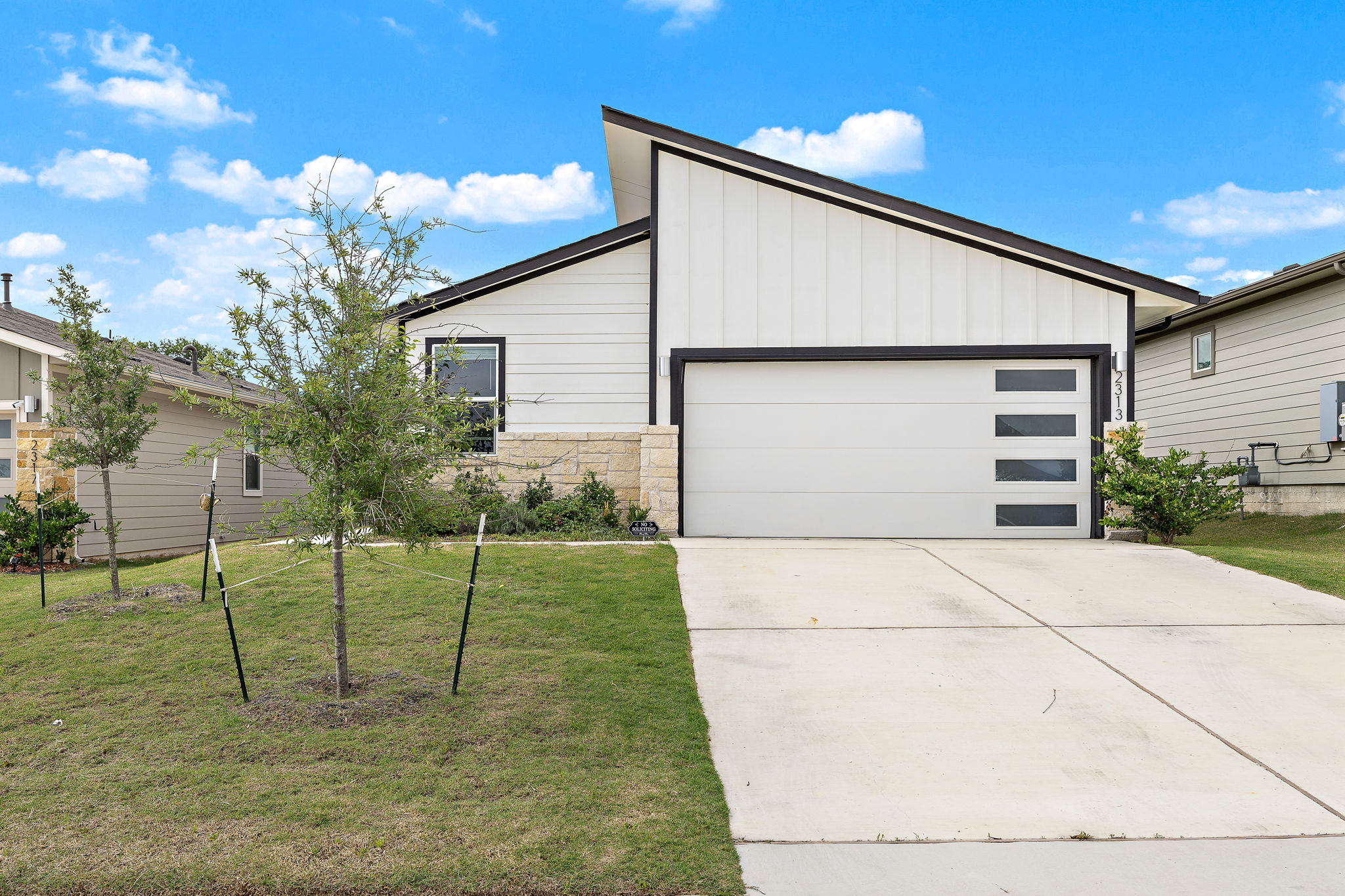 a view front of house with entertaining space