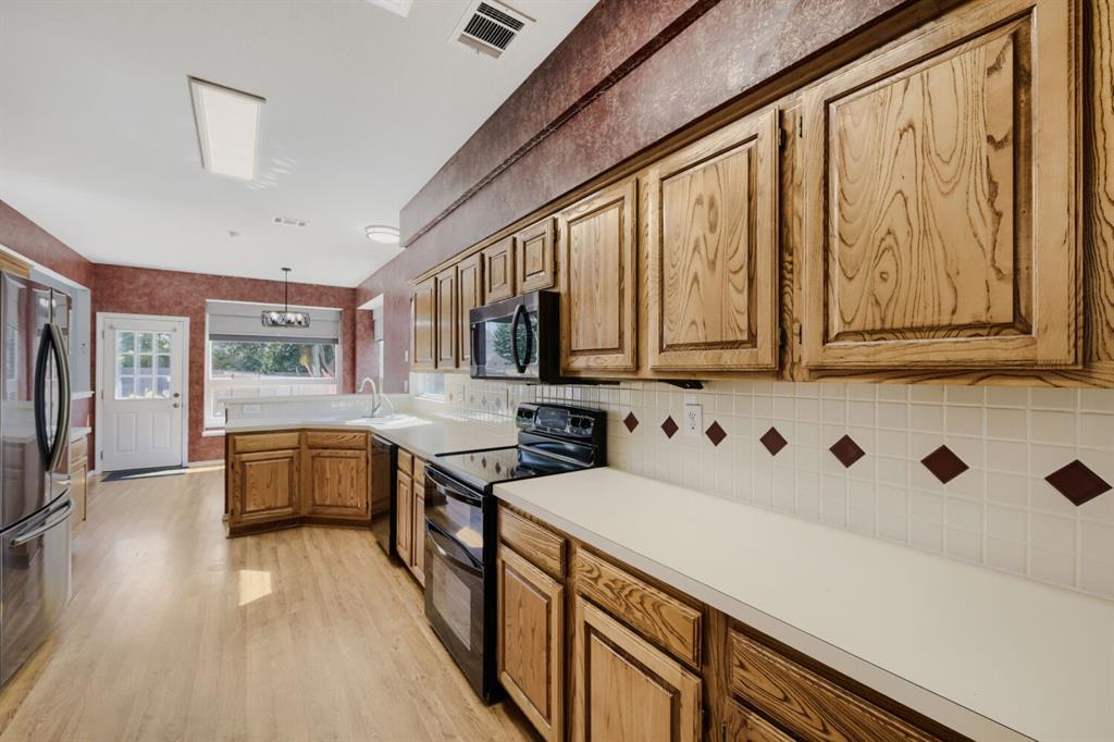 5429 Rocky Mountain Road Fort Worth, TX 76137 - Photo 11 of 31