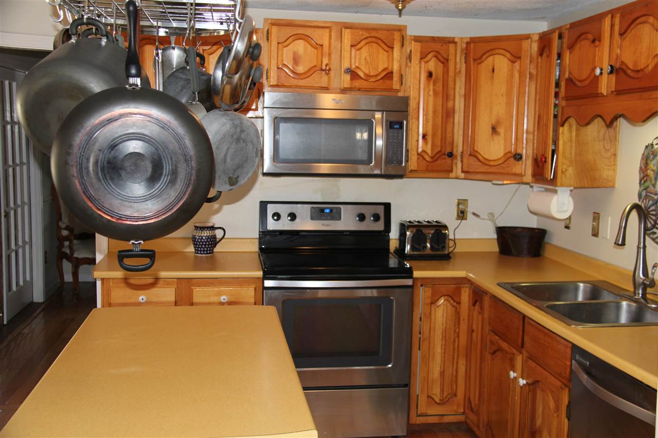 13 Grandview Road Windham, NH 03087 - Photo 11 of 36
