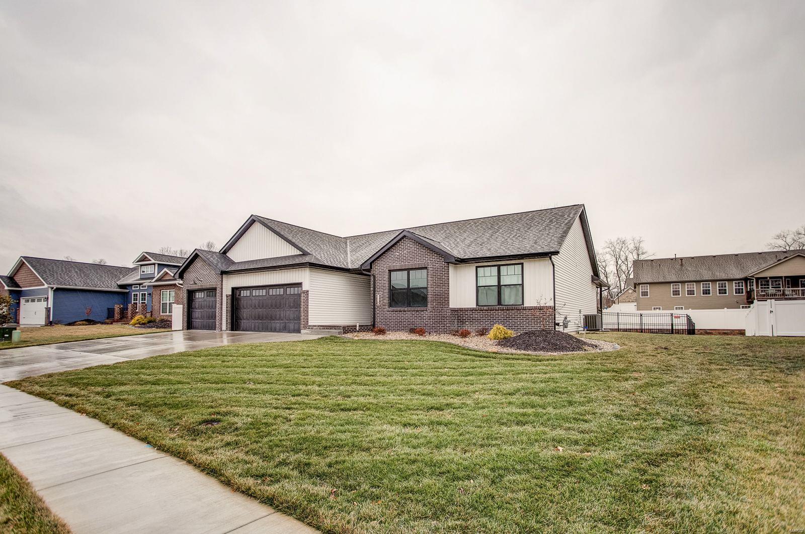 116 Timber Terrace Troy, IL 62294 - Photo 3 of 61 Gallery Image 3