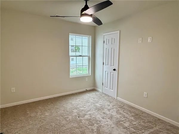 $295,000 | 220 South Locust Street, Ottawa, KS 66067