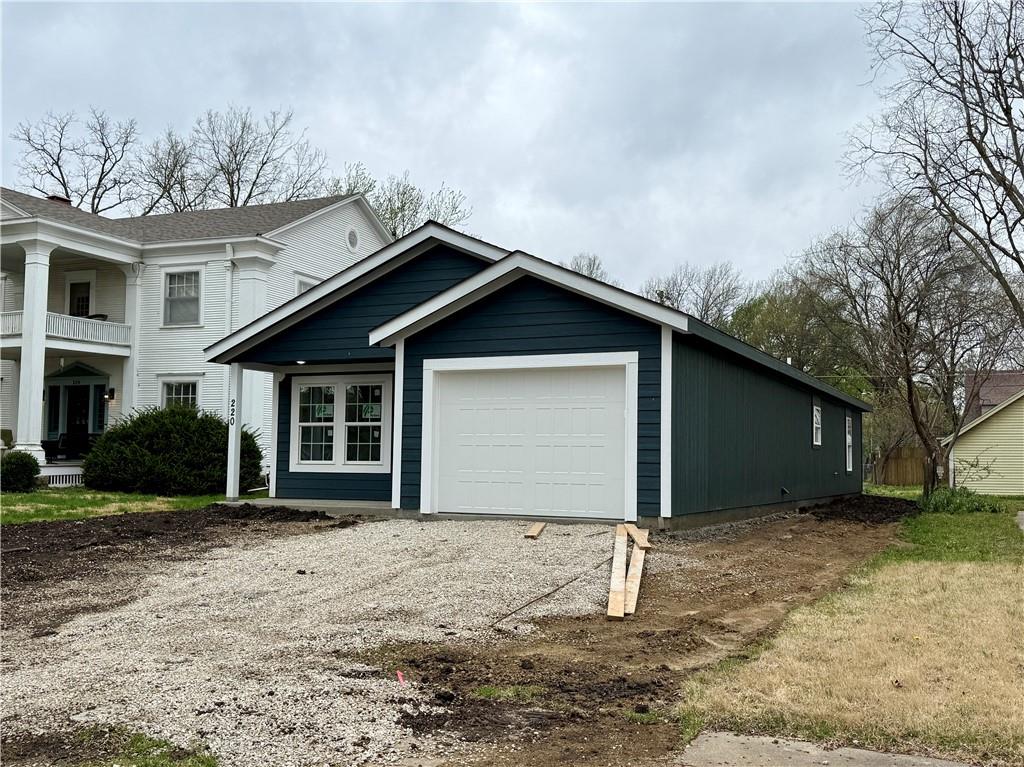 220 South Locust Street Ottawa, KS 66067 - Photo 3 of 28