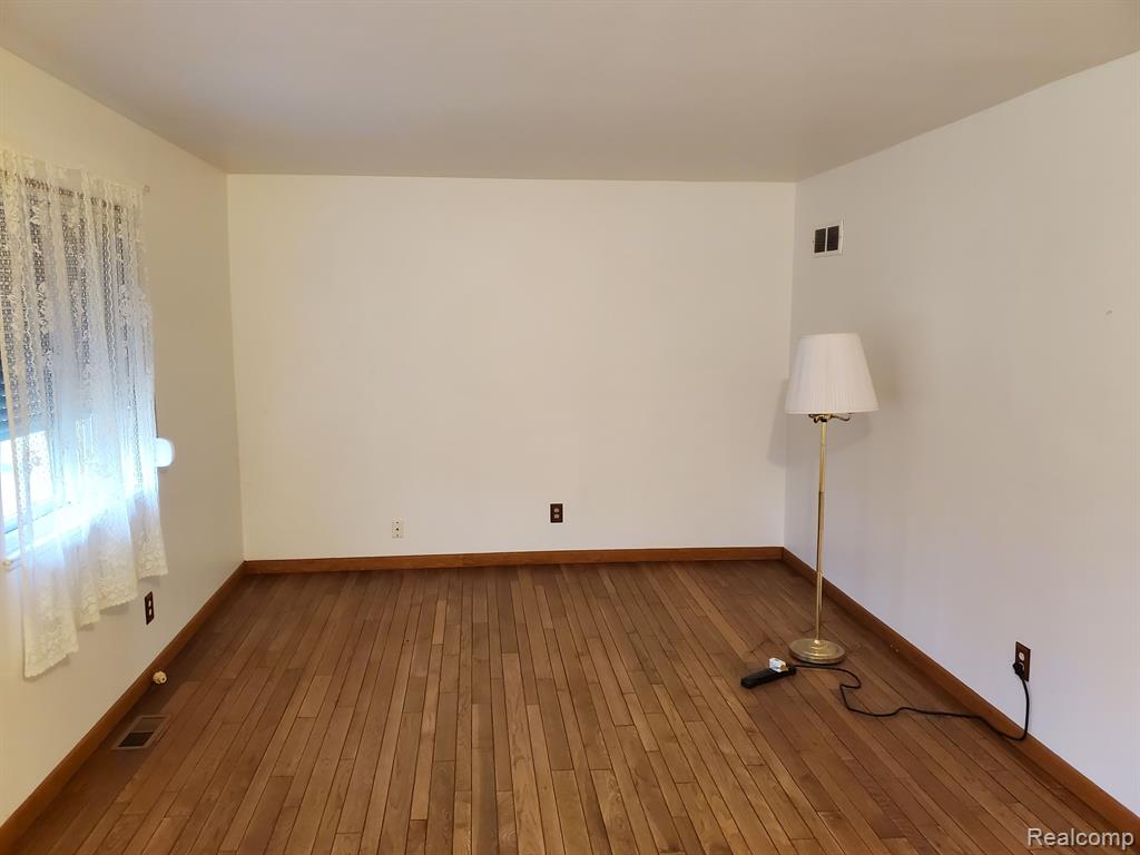 26289 Power Road Farmington Hills, MI 48334 - Photo 29 of 63