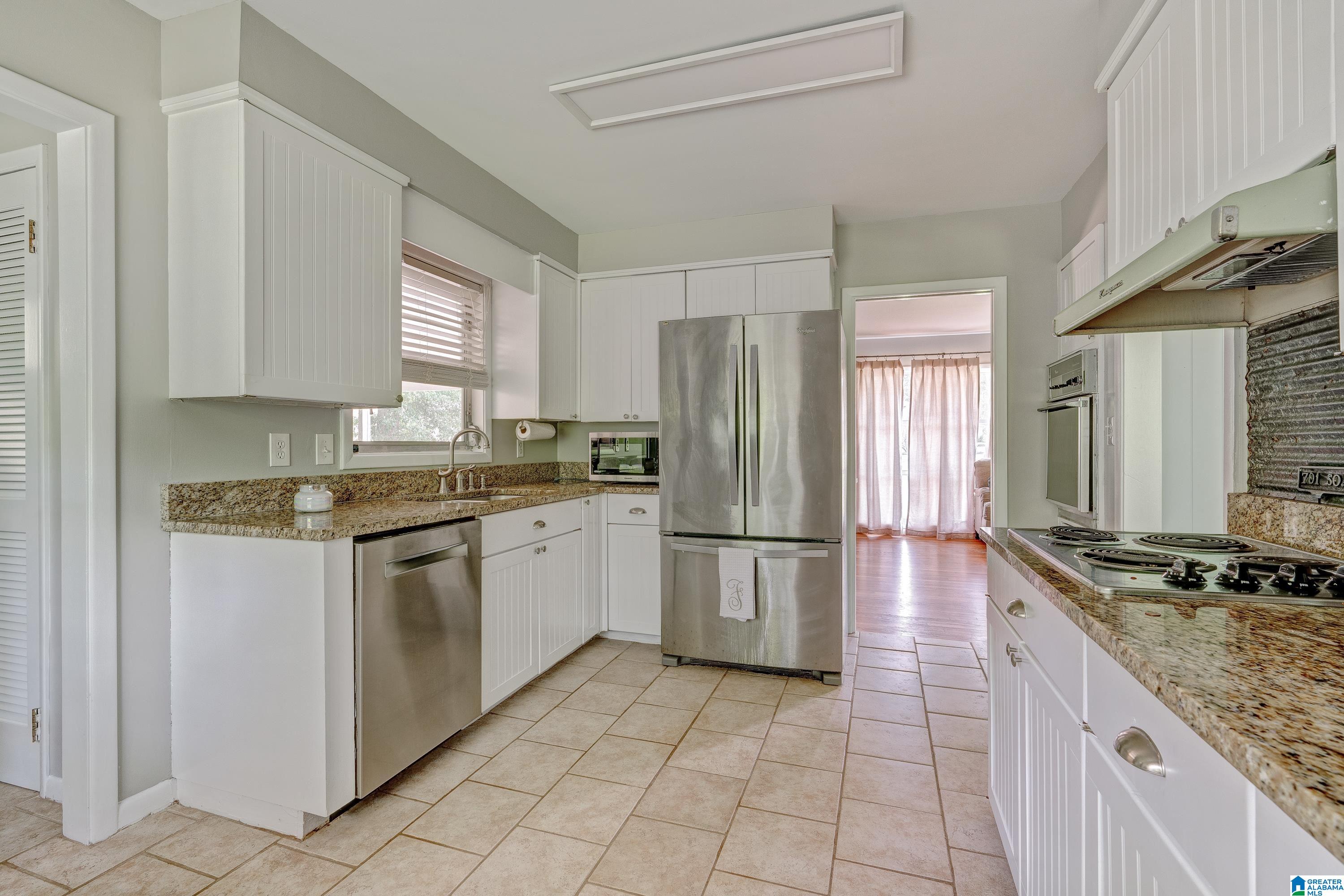 701 South Sanders Road Hoover, AL 35226 - Photo 11 of 29