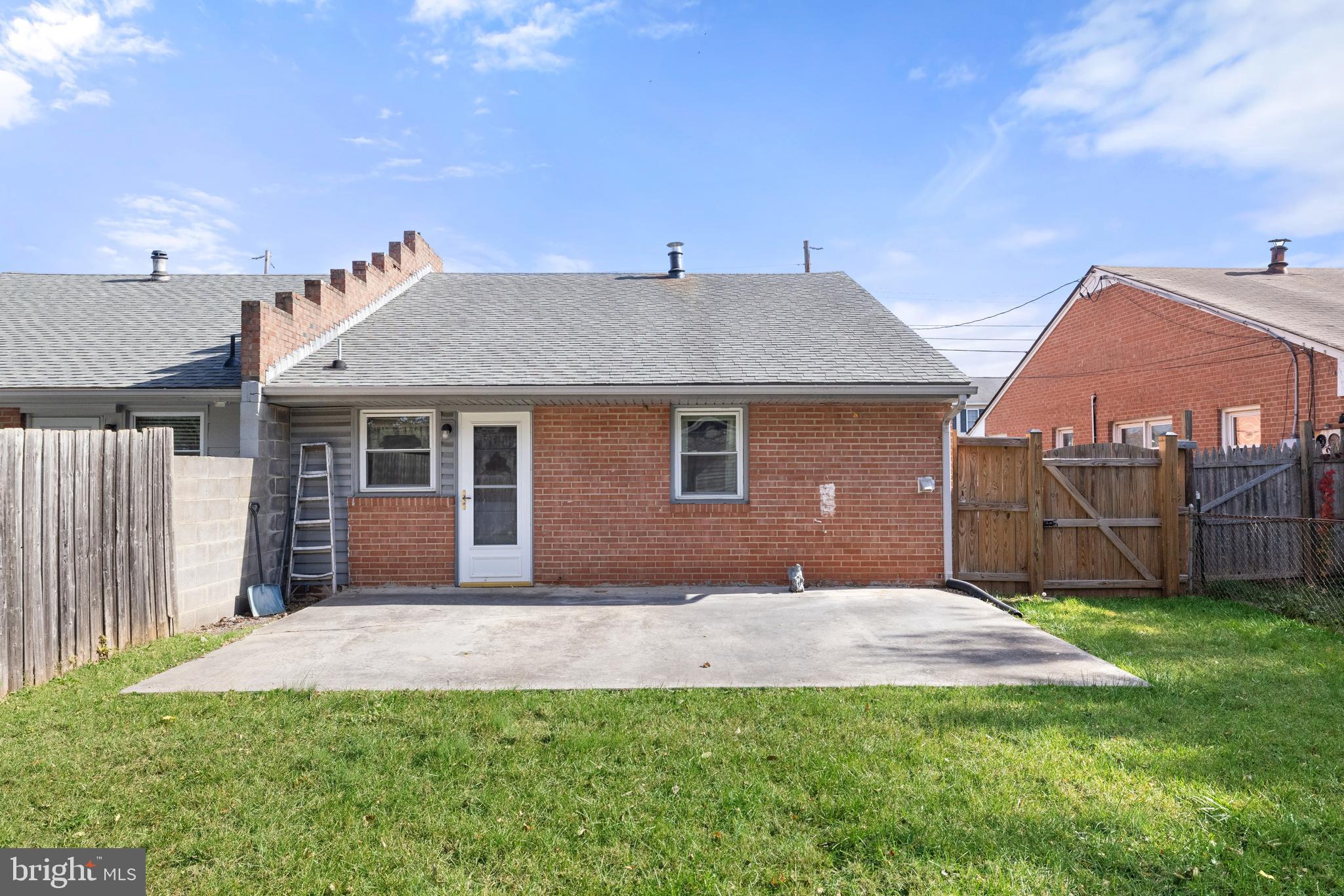 335 Ritenour Street Front Royal, VA 22630 - Photo 3 of 15 Gallery Image 3