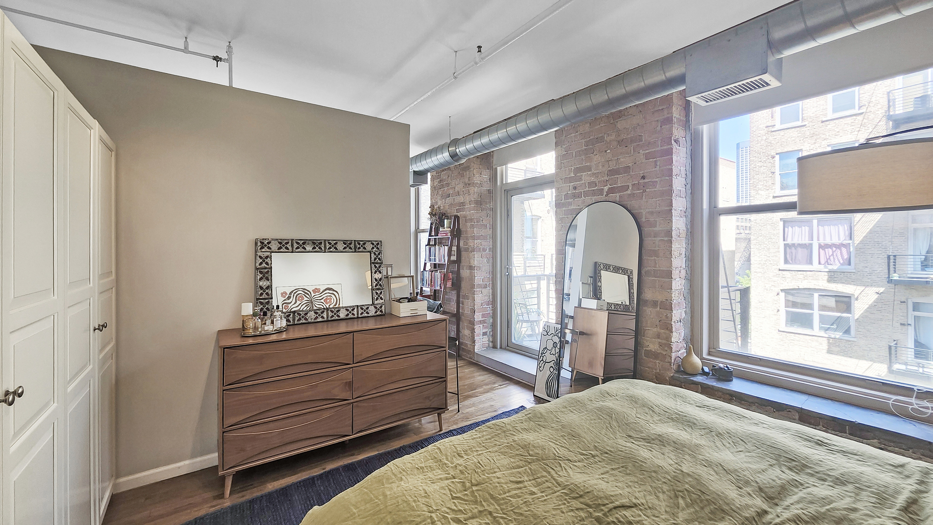 420 South Clinton Street, Unit 401 Chicago, IL 60607 - Photo 9 of 26