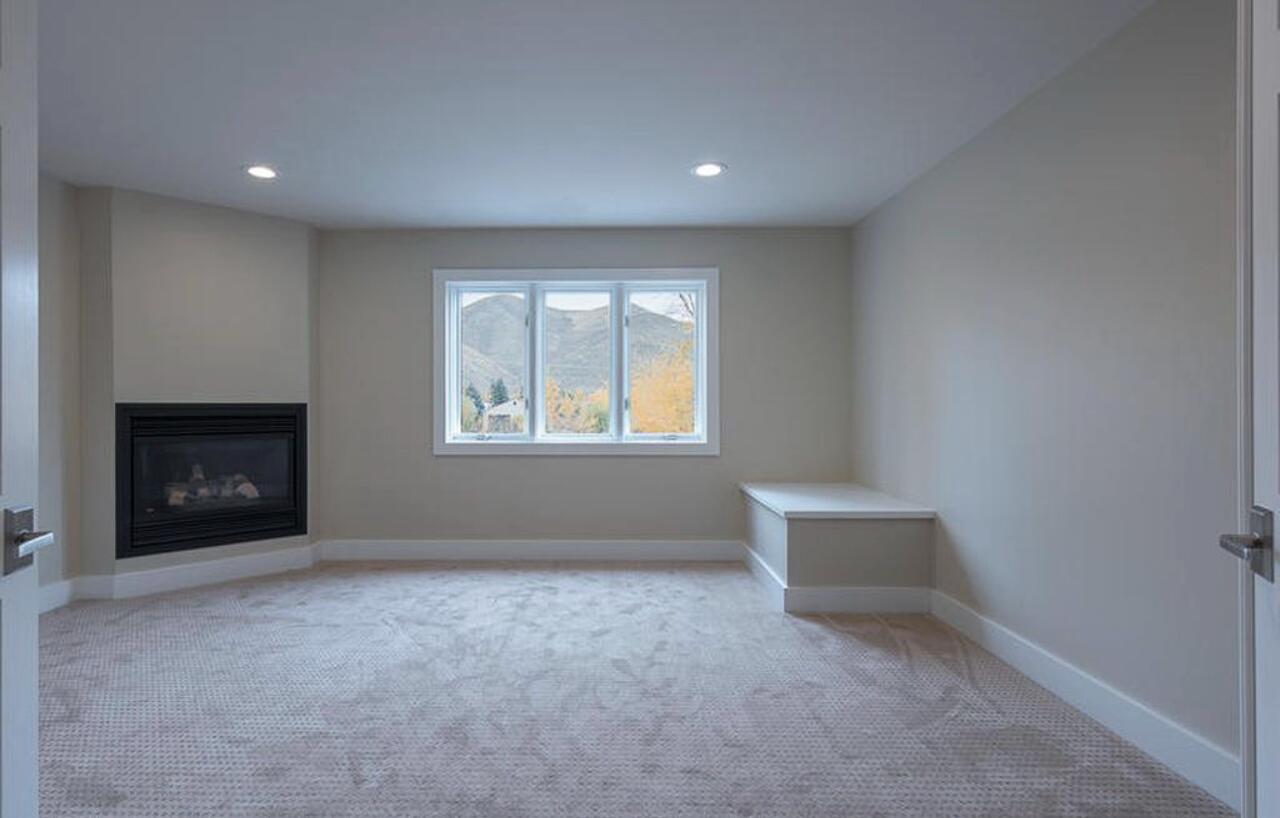 823 Buttercup Road Blaine County, ID 83333 - Photo 17 of 29 Bedroom 1 upstairs/seating