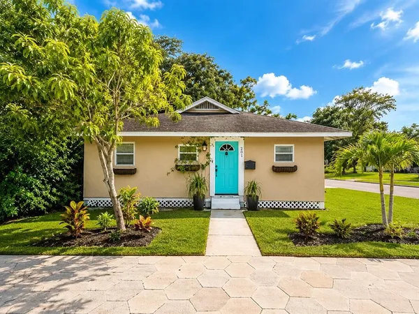 $1,790 | 201 35th Street South, St. Petersburg, FL 33711