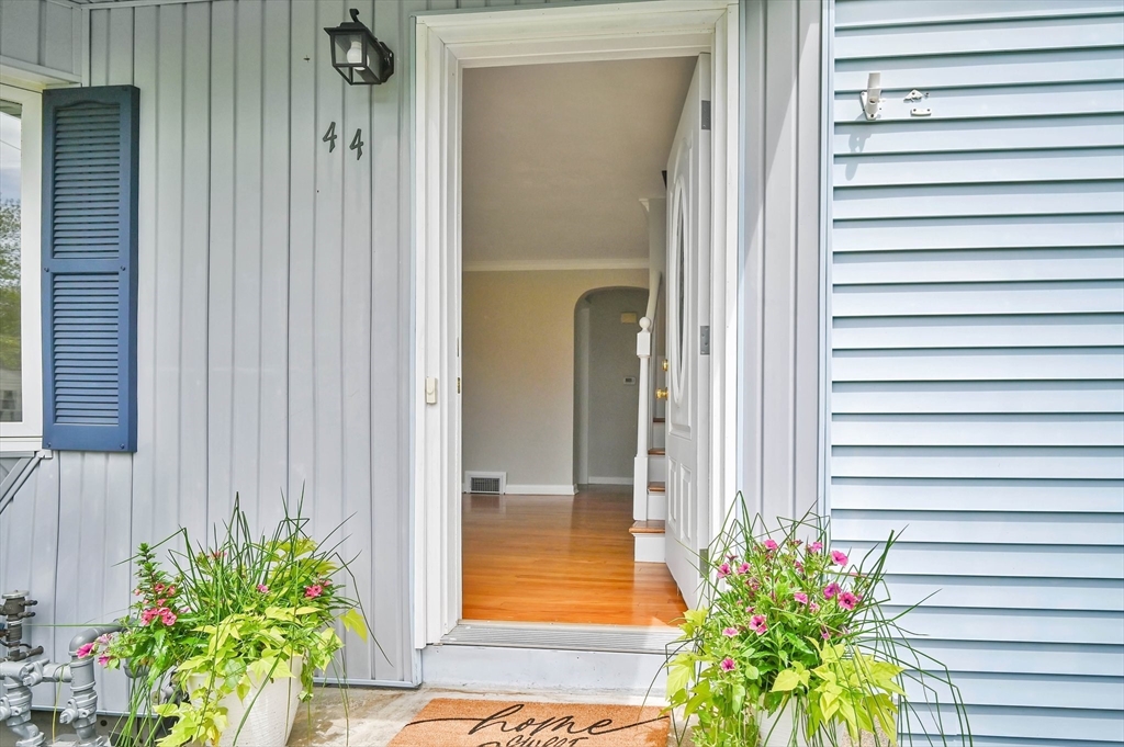 44 Woodward Road West Springfield, MA 01089 - Photo 3 of 33 Gallery Image 3