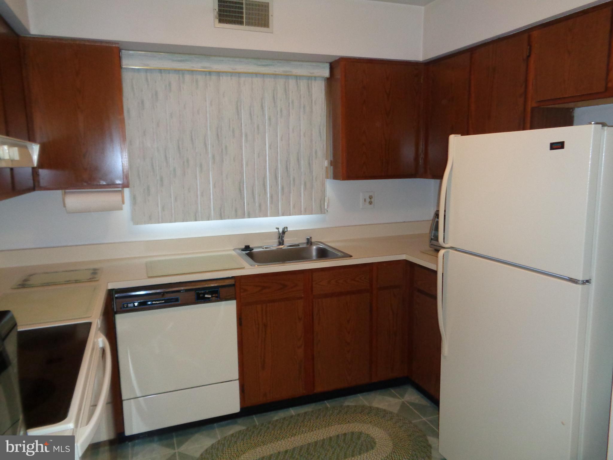 5735 Van Dyke Road Baltimore, MD 21206 - Photo 8 of 34 Kitchen