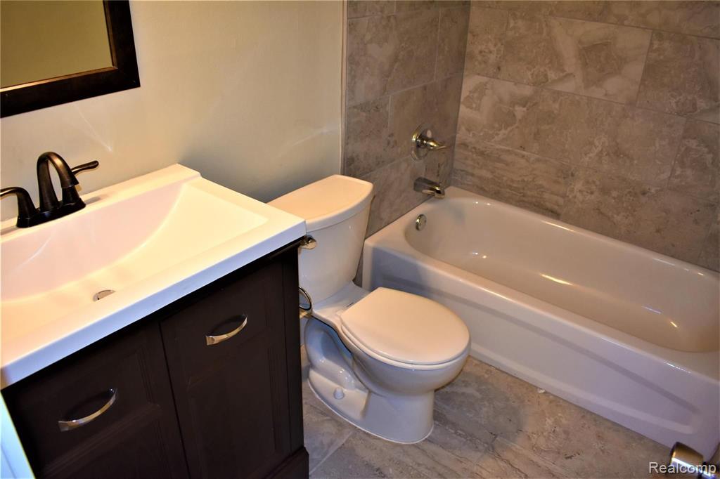 2215 Star Road Royal Oak, MI 48073 - Photo 7 of 10