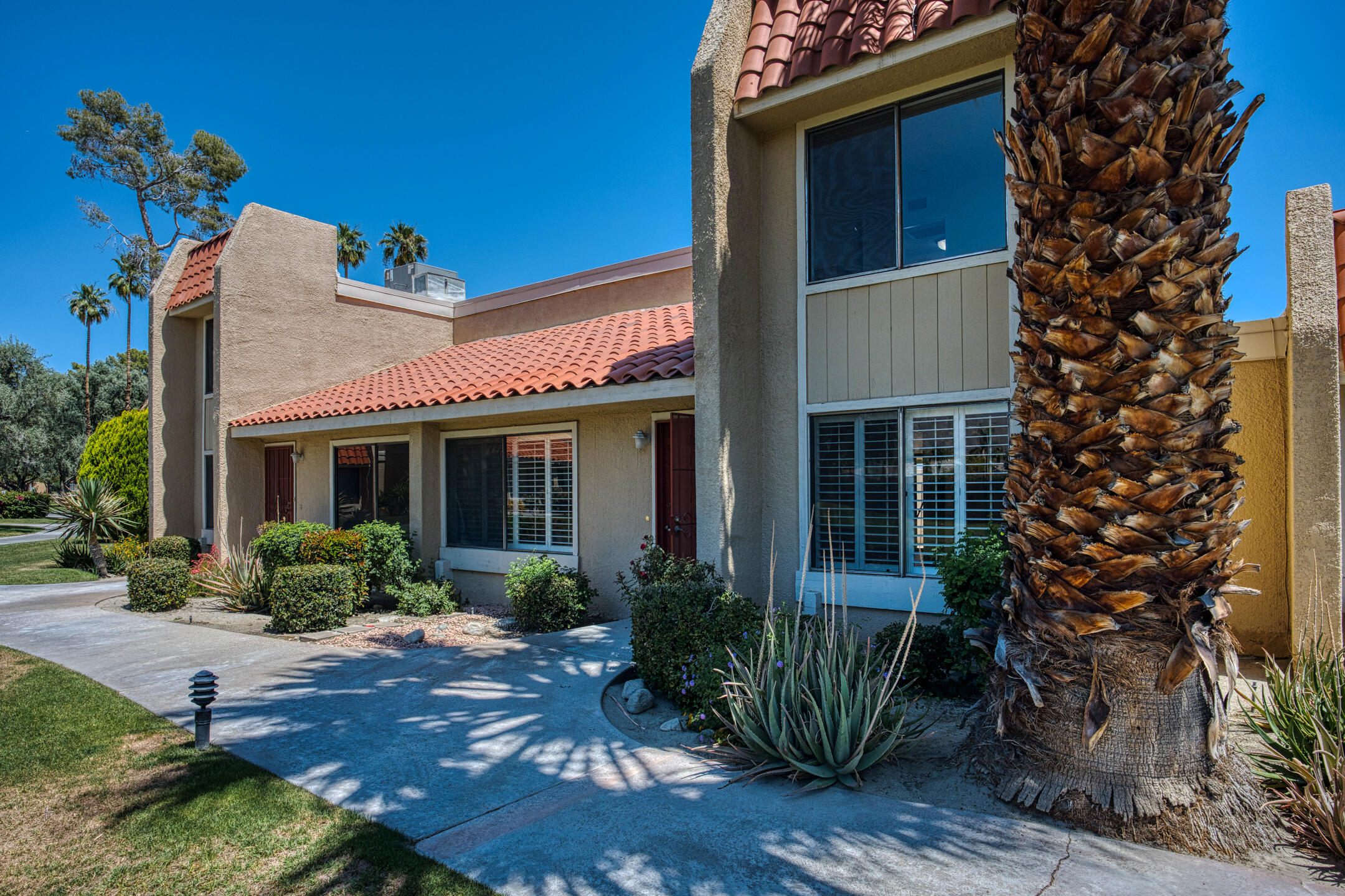 35985 Alameda Court Rancho Mirage, CA 92270 - Photo 3 of 71 3