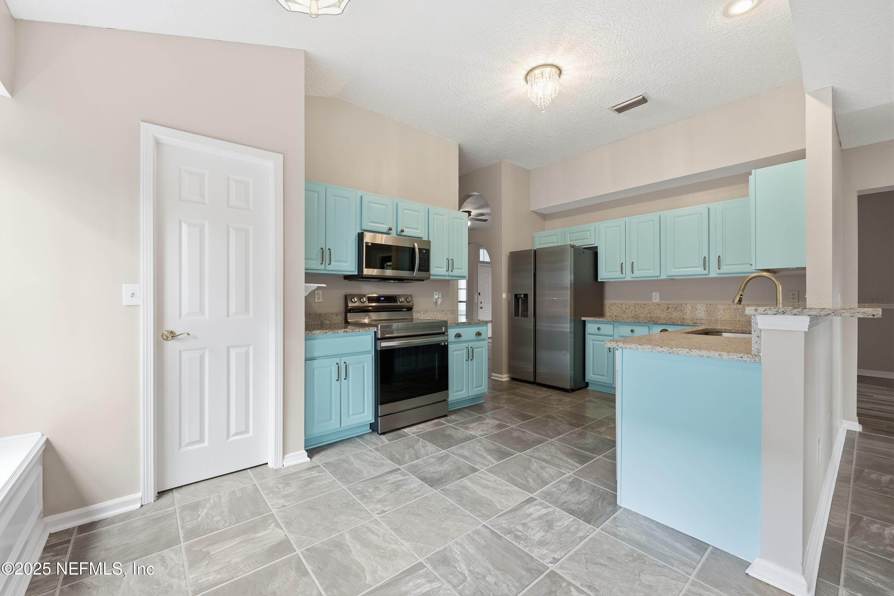 1655 Highland View Court Fleming Island, FL 32003 - Photo 14 of 56 Kitchen