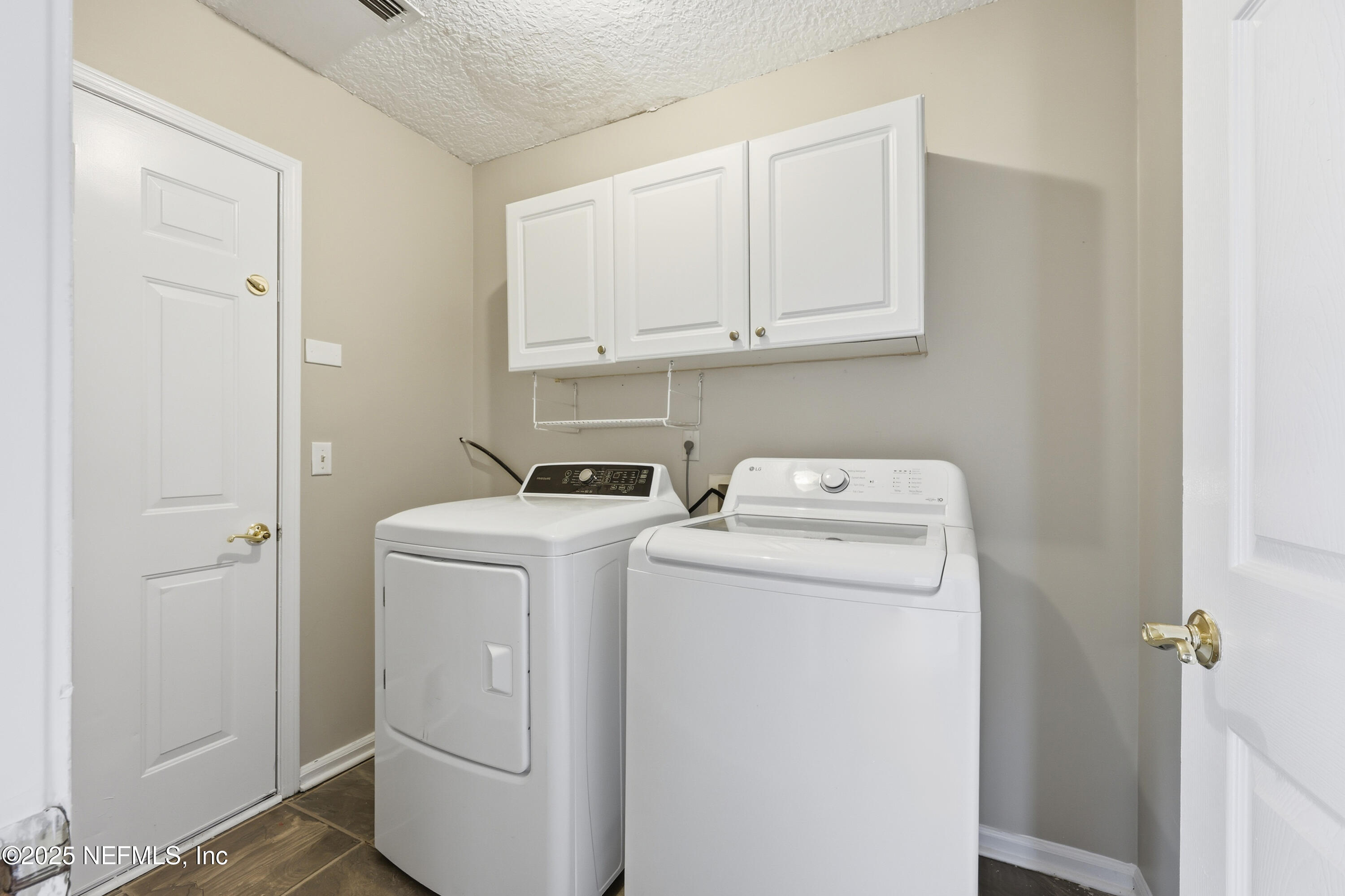 1655 Highland View Court Fleming Island, FL 32003 - Photo 32 of 56 Laundry Room