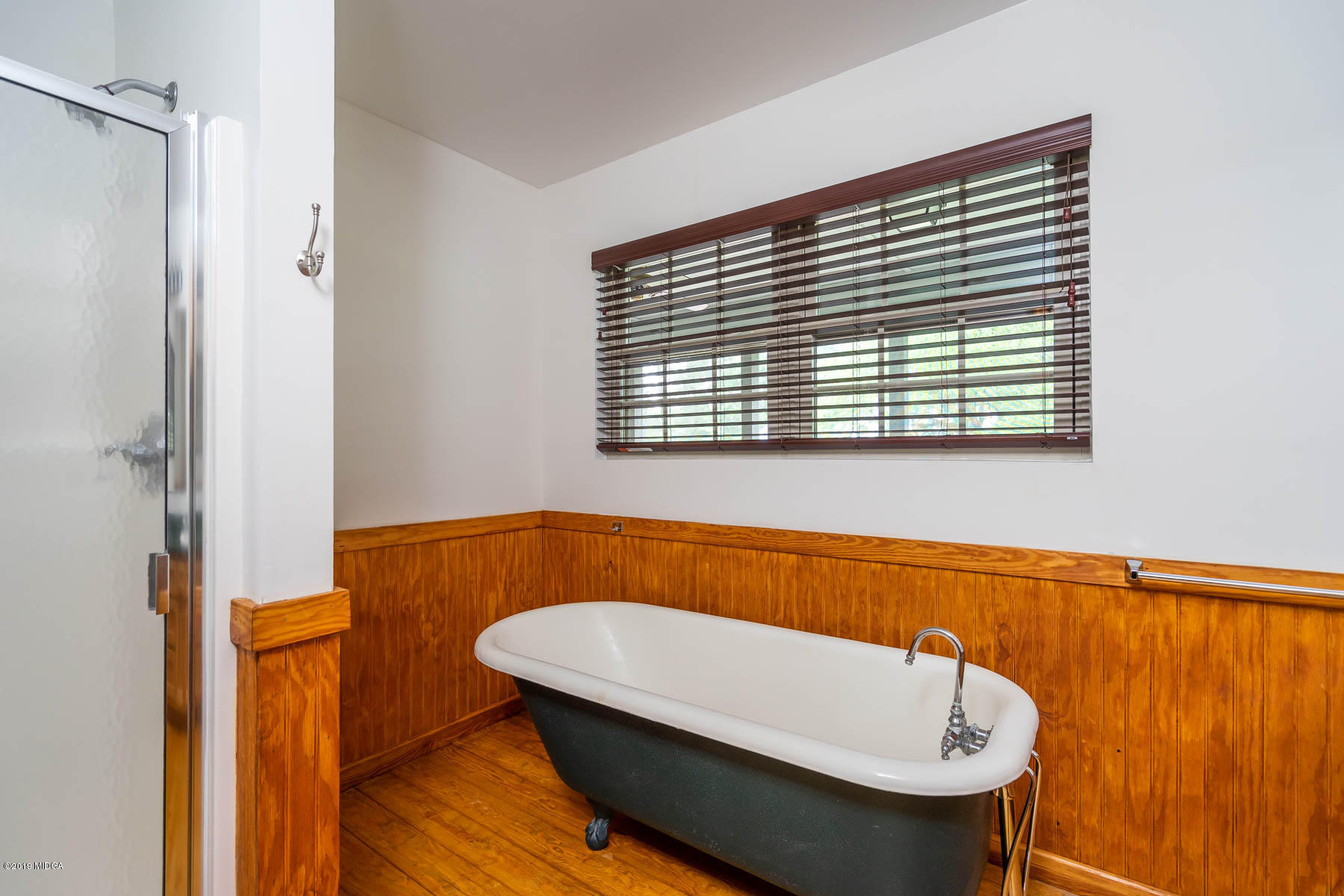 5934 Dames Ferry Road Juliette, GA 31046 - Photo 18 of 41 a bathroom with a sink and a bathtub