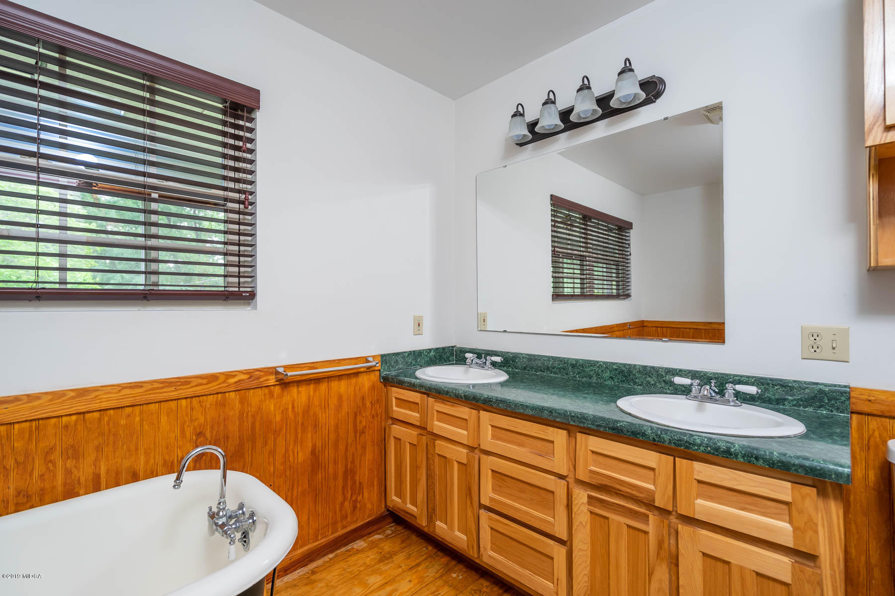 5934 Dames Ferry Road Juliette, GA 31046 - Photo 19 of 41 a bathroom with a sink and a mirror