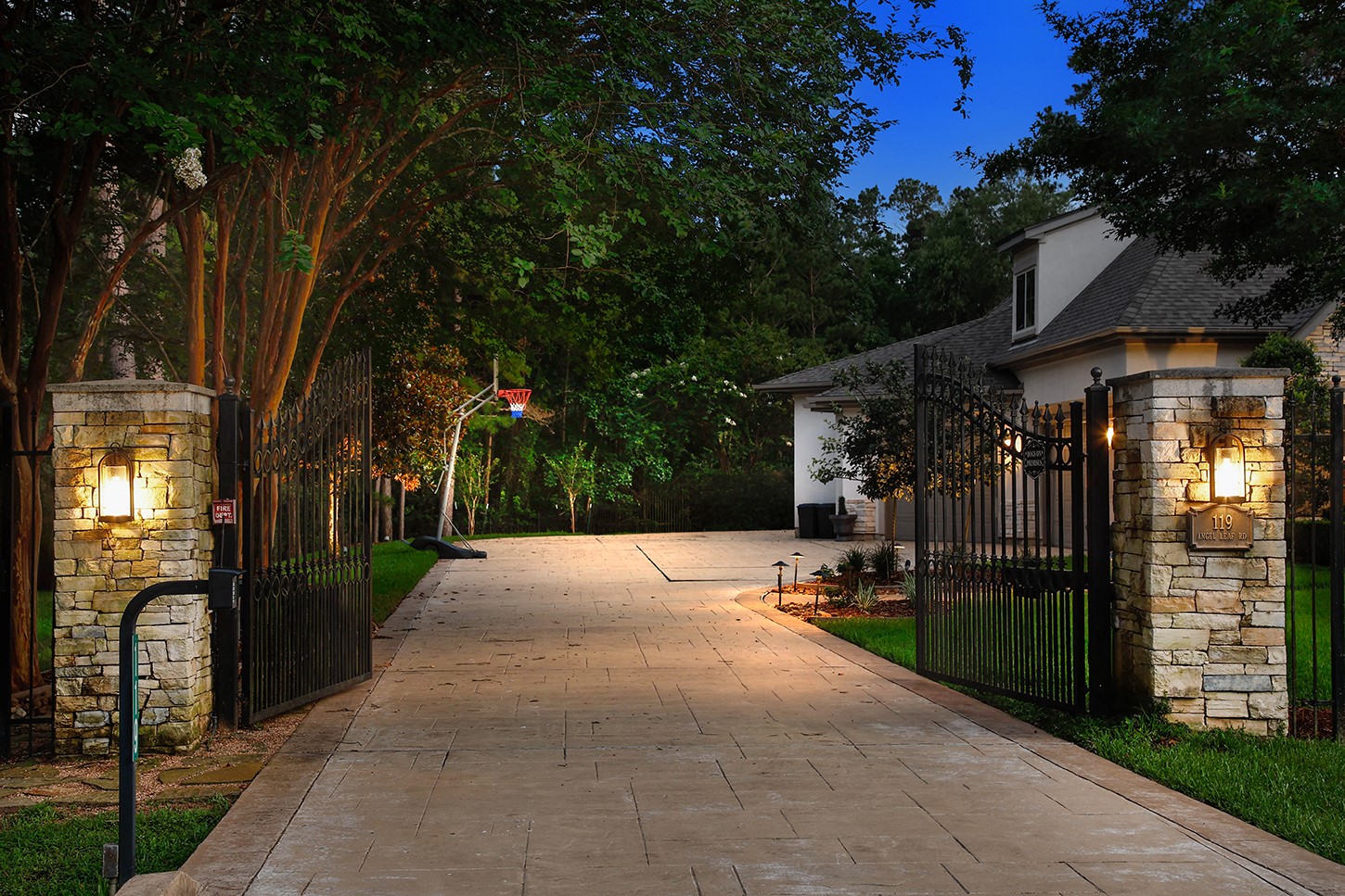 119 Angel Leaf Road The Woodlands, TX 77380 - Photo 2 of 50