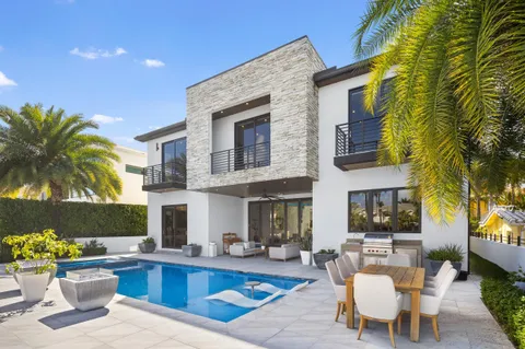 $6,995,000 | 424 Coconut Isle Drive, Fort Lauderdale, FL 33301