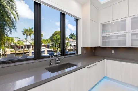 $6,995,000 | 424 Coconut Isle Drive, Fort Lauderdale, FL 33301