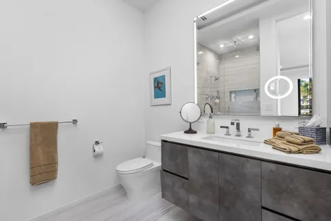 $6,995,000 | 424 Coconut Isle Drive, Fort Lauderdale, FL 33301