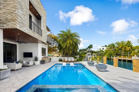 $6,995,000 | 424 Coconut Isle Drive, Fort Lauderdale, FL 33301