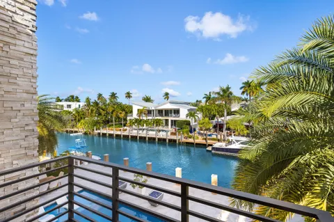 $6,995,000 | 424 Coconut Isle Drive, Fort Lauderdale, FL 33301