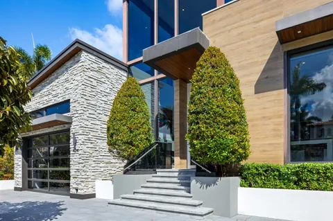 $6,995,000 | 424 Coconut Isle Drive, Fort Lauderdale, FL 33301