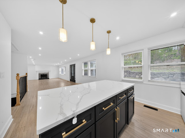 20 Oakridge Road Trumbull, CT 06611 - Photo 3 of 29