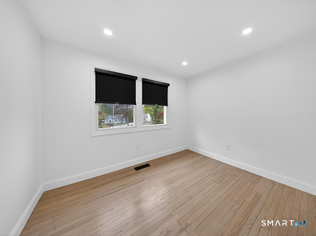 20 Oakridge Road Trumbull, CT 06611 - Photo 10 of 29