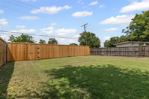 $438,000 | 2327 Brookfield Avenue, Dallas, TX 75235