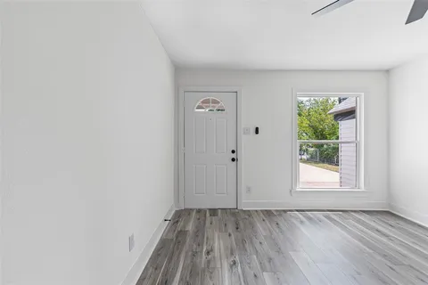 $438,000 | 2327 Brookfield Avenue, Dallas, TX 75235