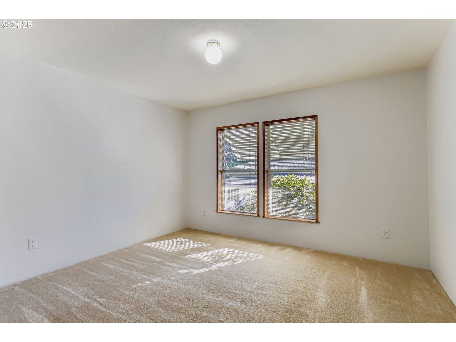 100 Southwest 195th Avenue, Unit 36 Beaverton, OR 97006 - Photo 19 of 39 Dining Room