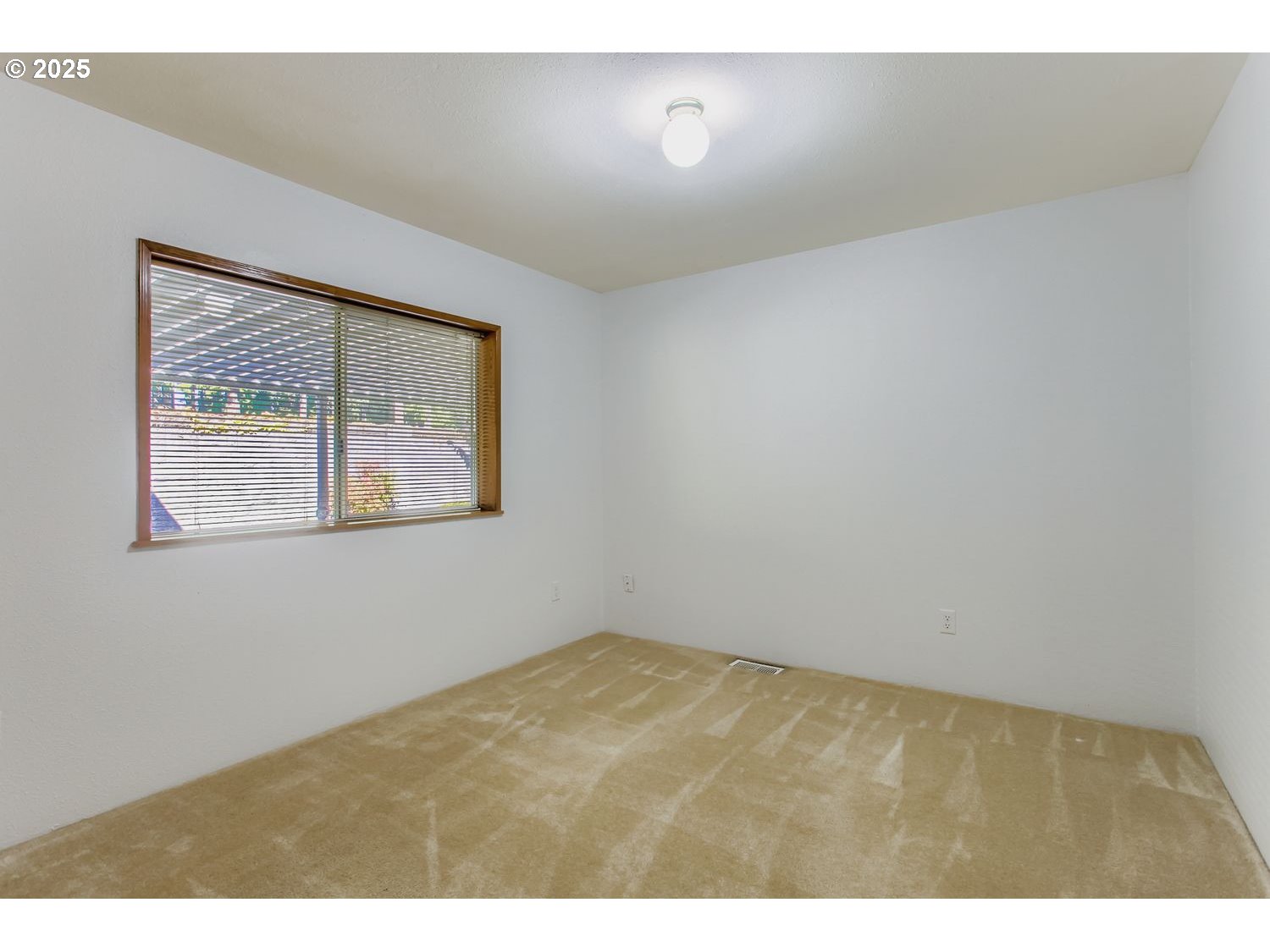 100 Southwest 195th Avenue, Unit 36 Beaverton, OR 97006 - Photo 20 of 39 Dining Room