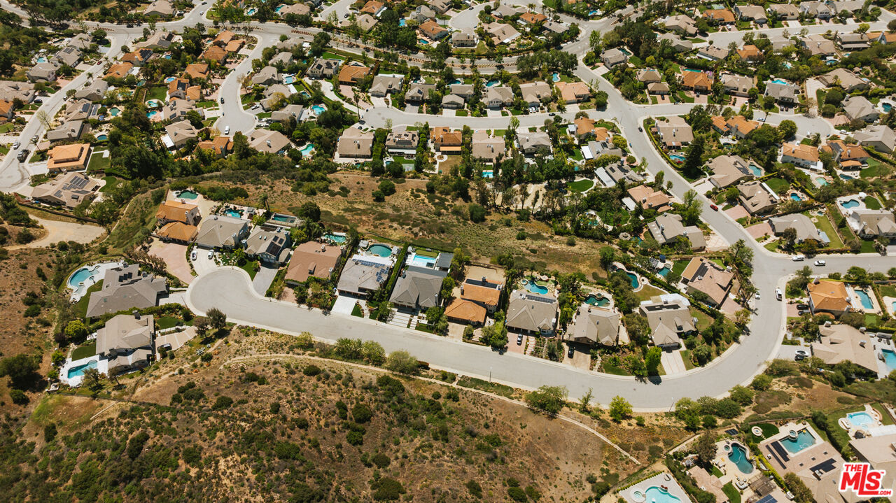 5120 Lafitte Drive Oak Park, CA 91377 - Photo 7 of 7 a view of a large building
