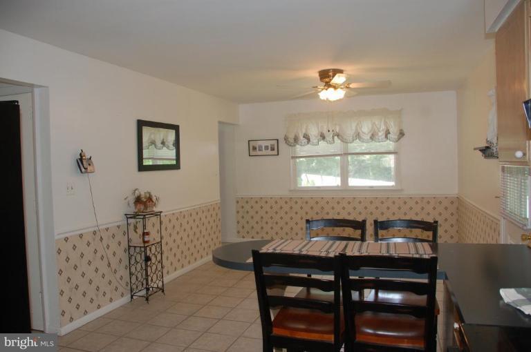 8902 Philadelphia Road Baltimore, MD 21237 - Photo 8 of 25 Kitchen/Dining Room